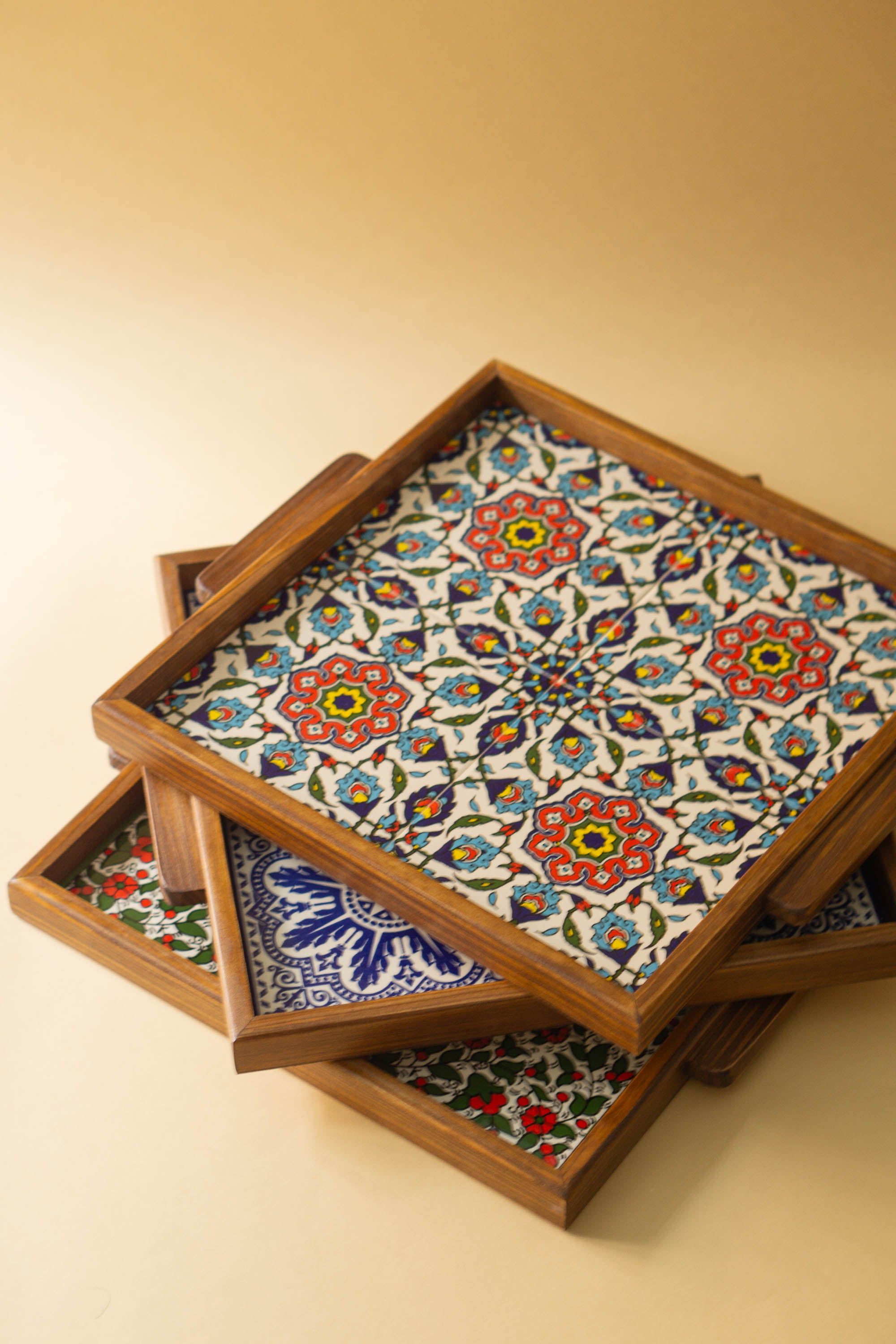 Serving tray with tiles