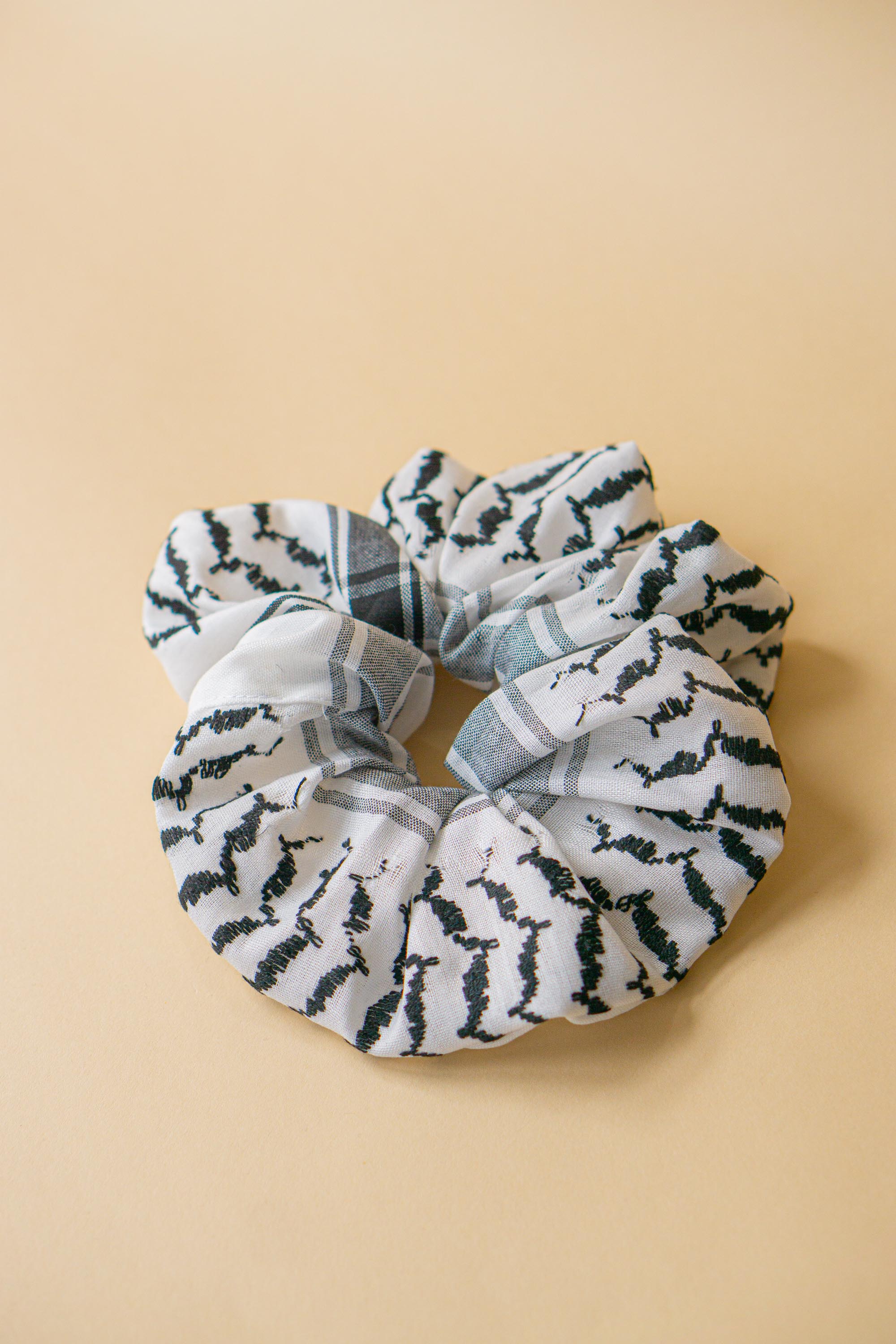 Hårelastik af Hirbawi Kufiya /scrunchie af Keffiyeh