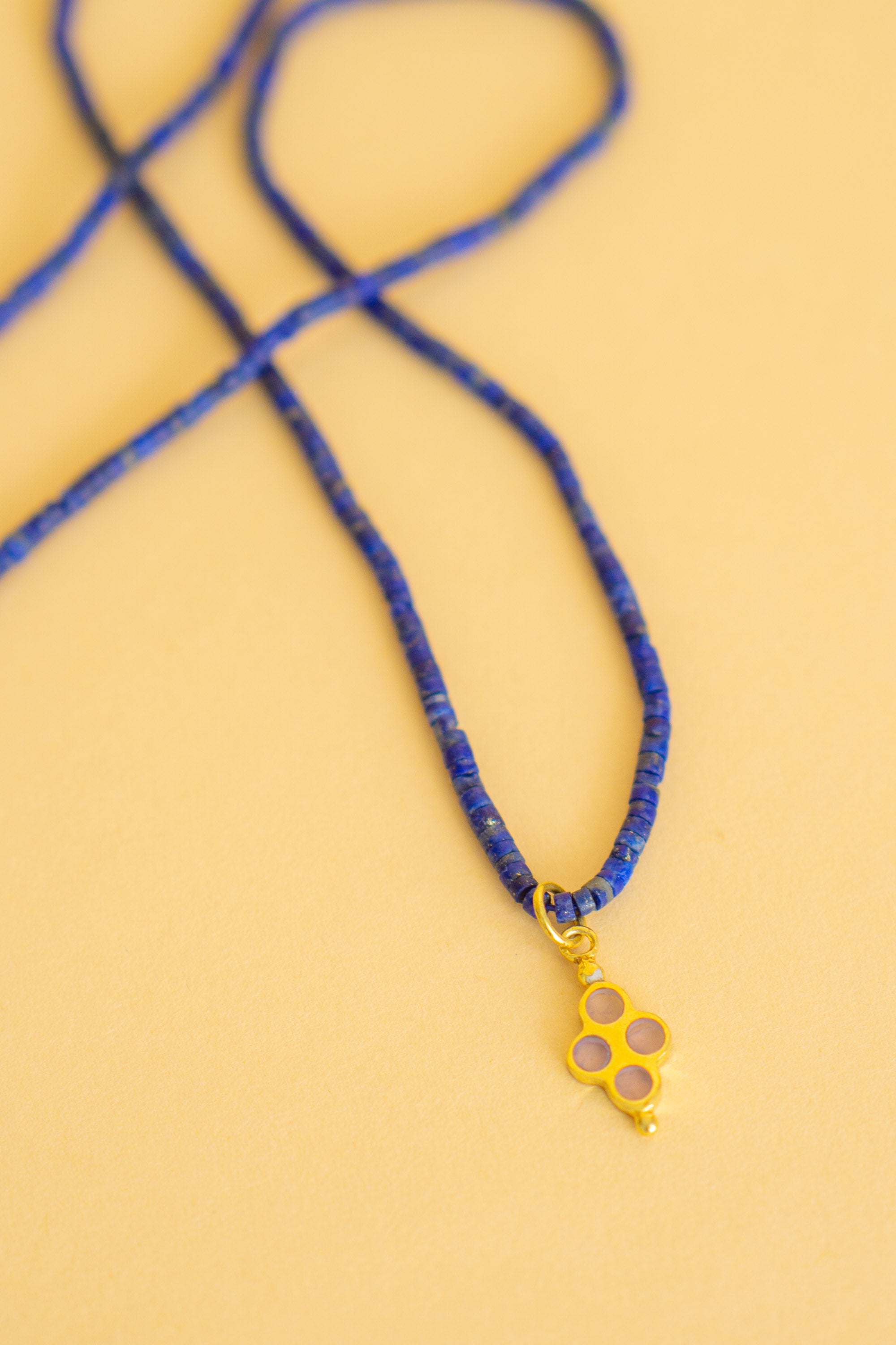 Halkæde med lapis lazuli sten & Ametyst sten